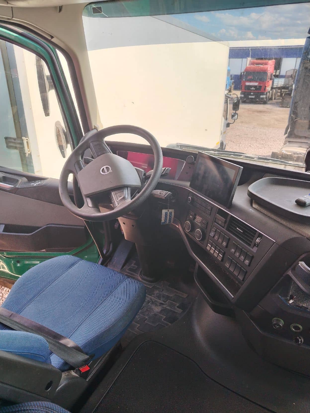 Volvo FH 460 4x2 (FH Globetrotter),  646 479 км, 2021 года в лизинг