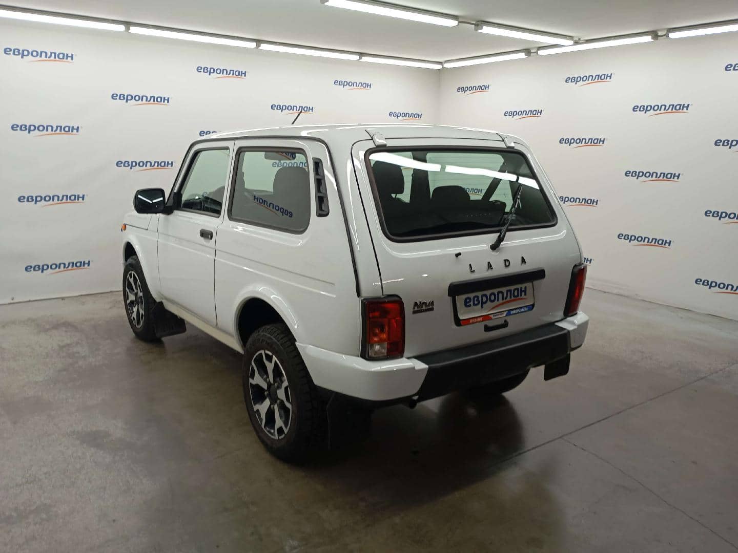 Lada Niva Legend 3 дв,  10 765 км, 2024 года в лизинг