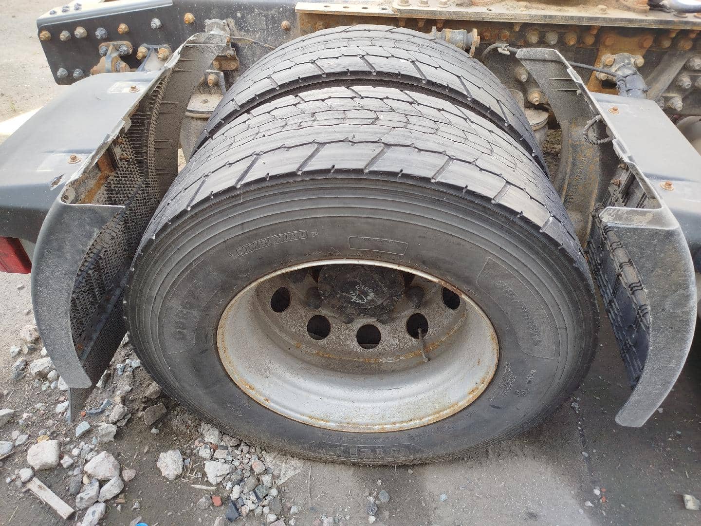 DongFeng GX DFH4180 4x2,  725 987 км, 2023 года в лизинг