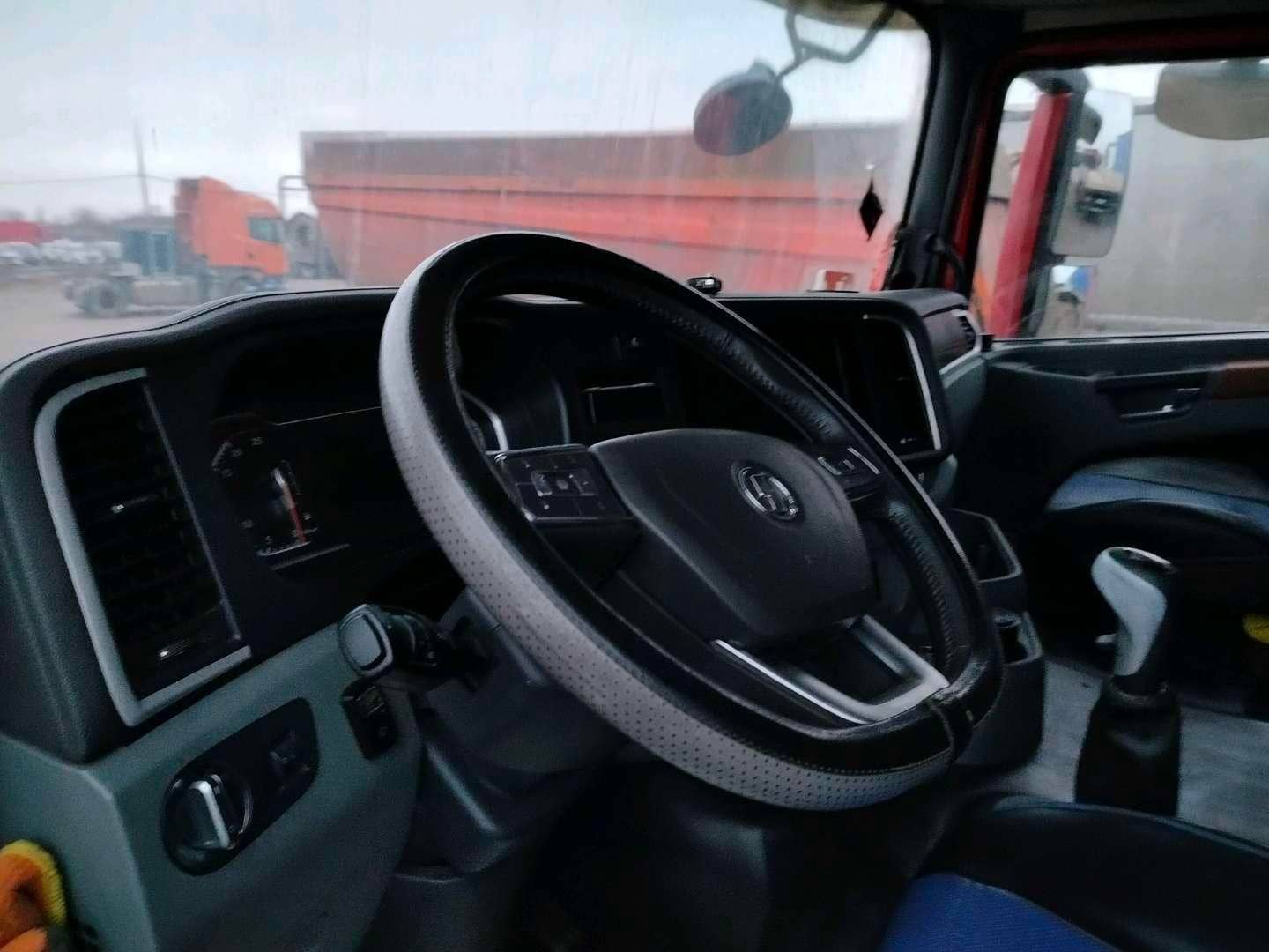 Shacman SX331863366 (скальный кузов), 2023 года в лизинг