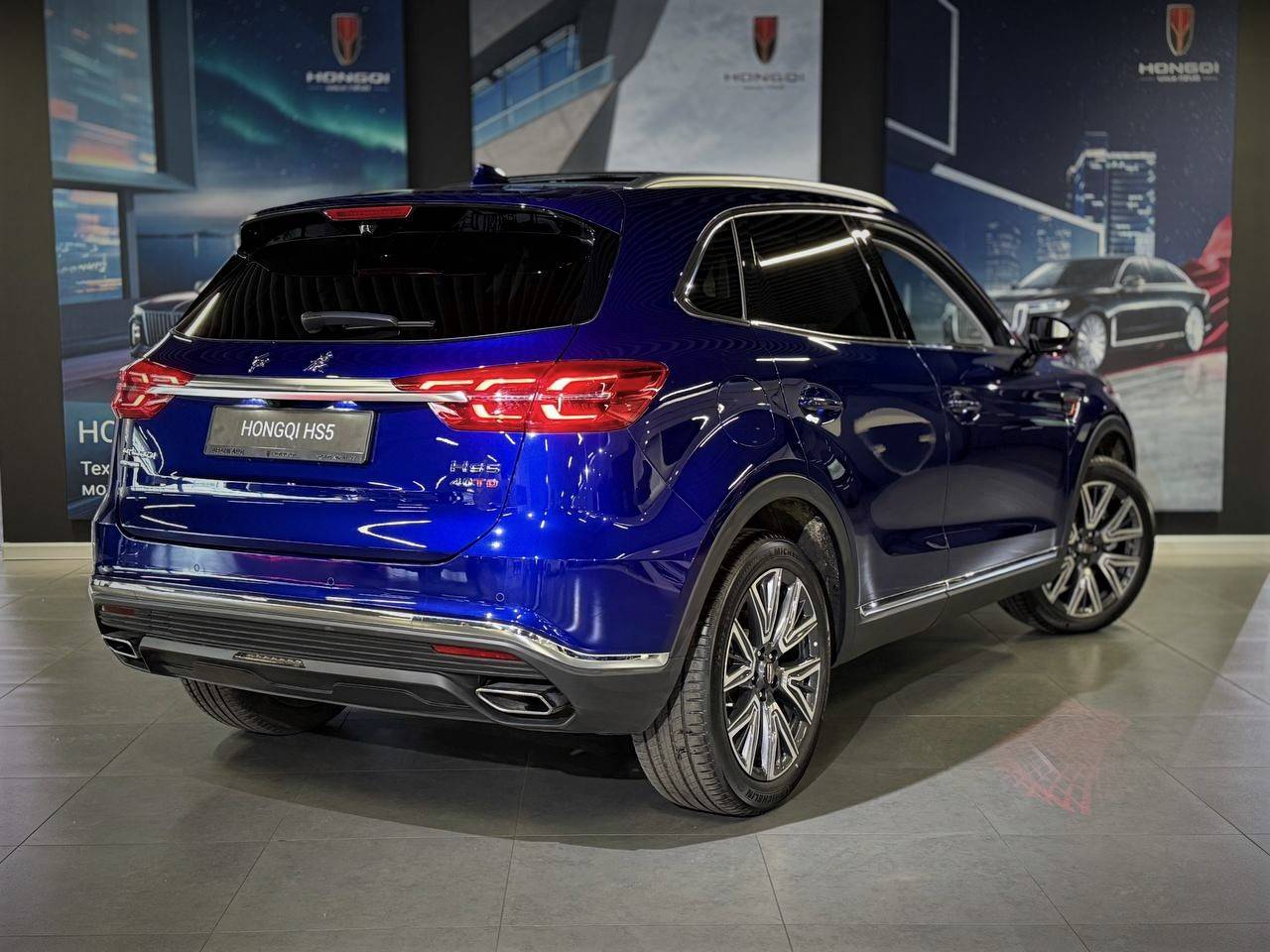 Hongqi HS5 Deluxe 2.0T AWD