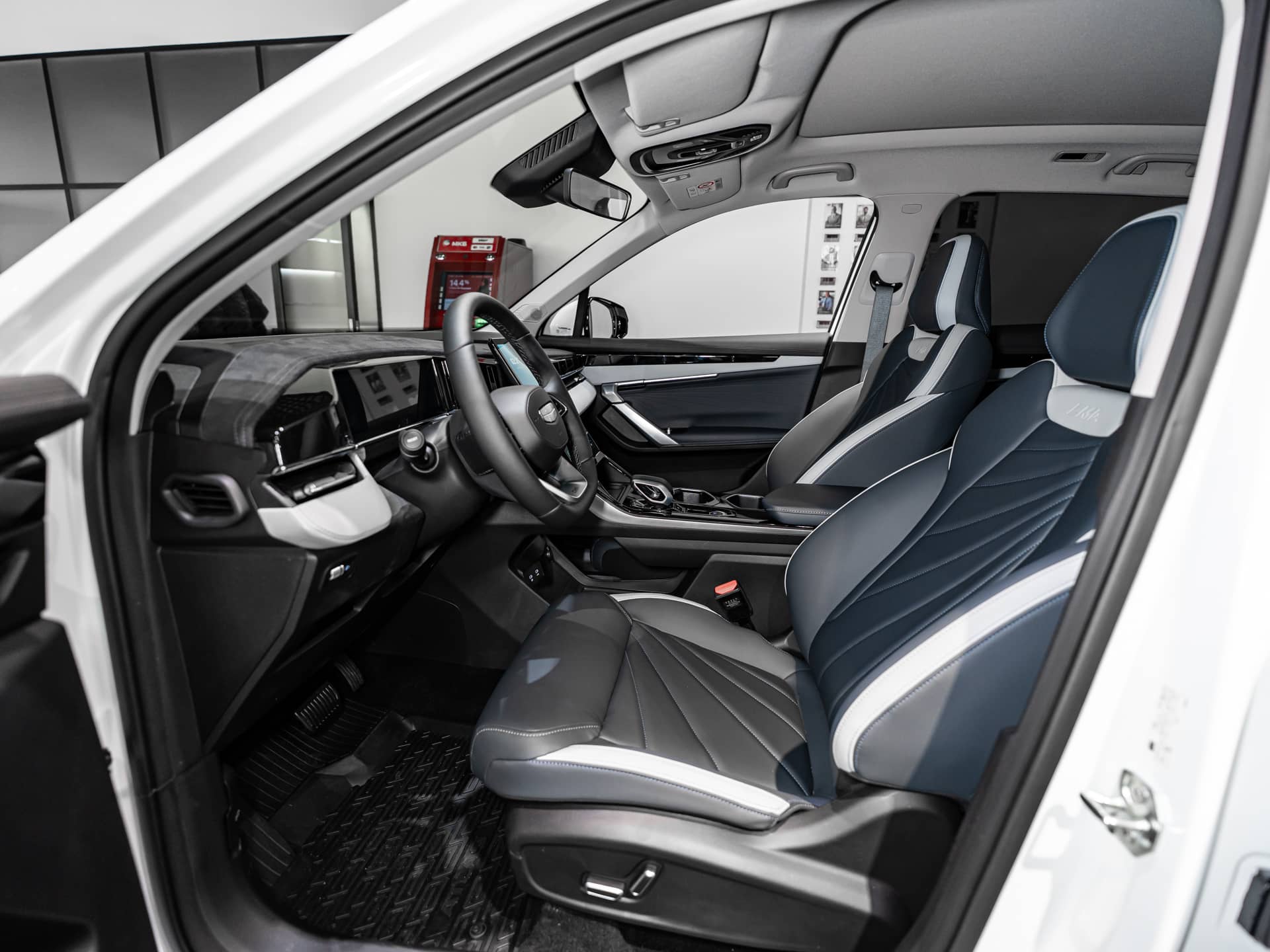 Geely Atlas Флагман 2.0Т АТ полный привод