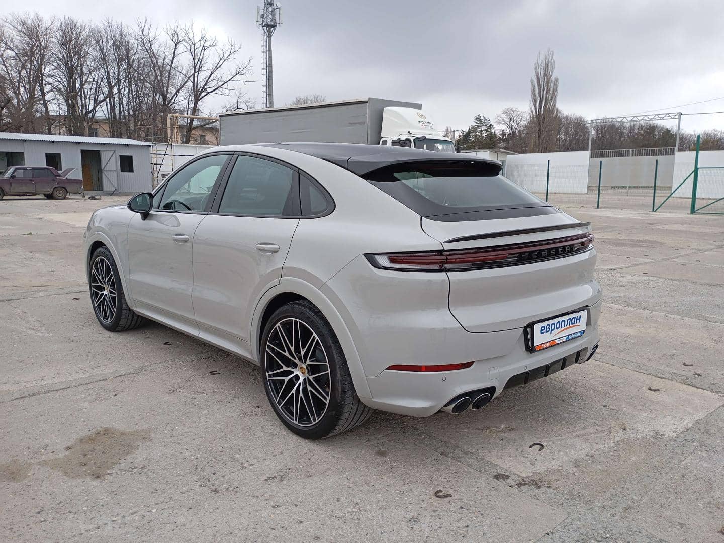 Porsche Cayenne,  33 841 км, 2023 года в лизинг