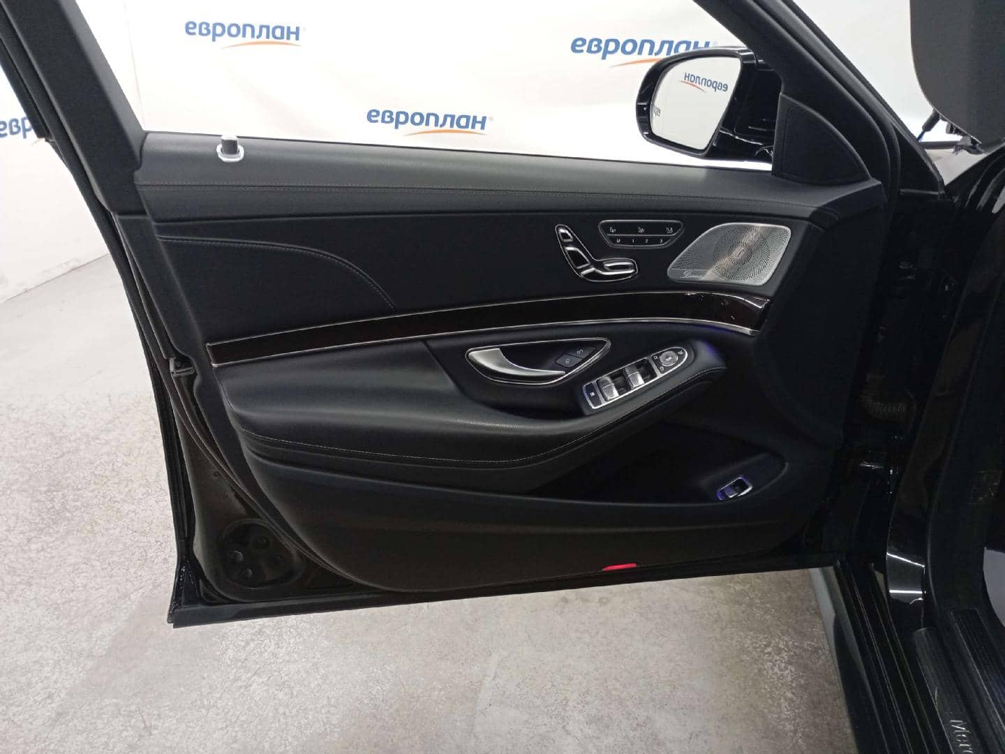 Mercedes-Benz S седан,  234 708 км, 2019 года в лизинг