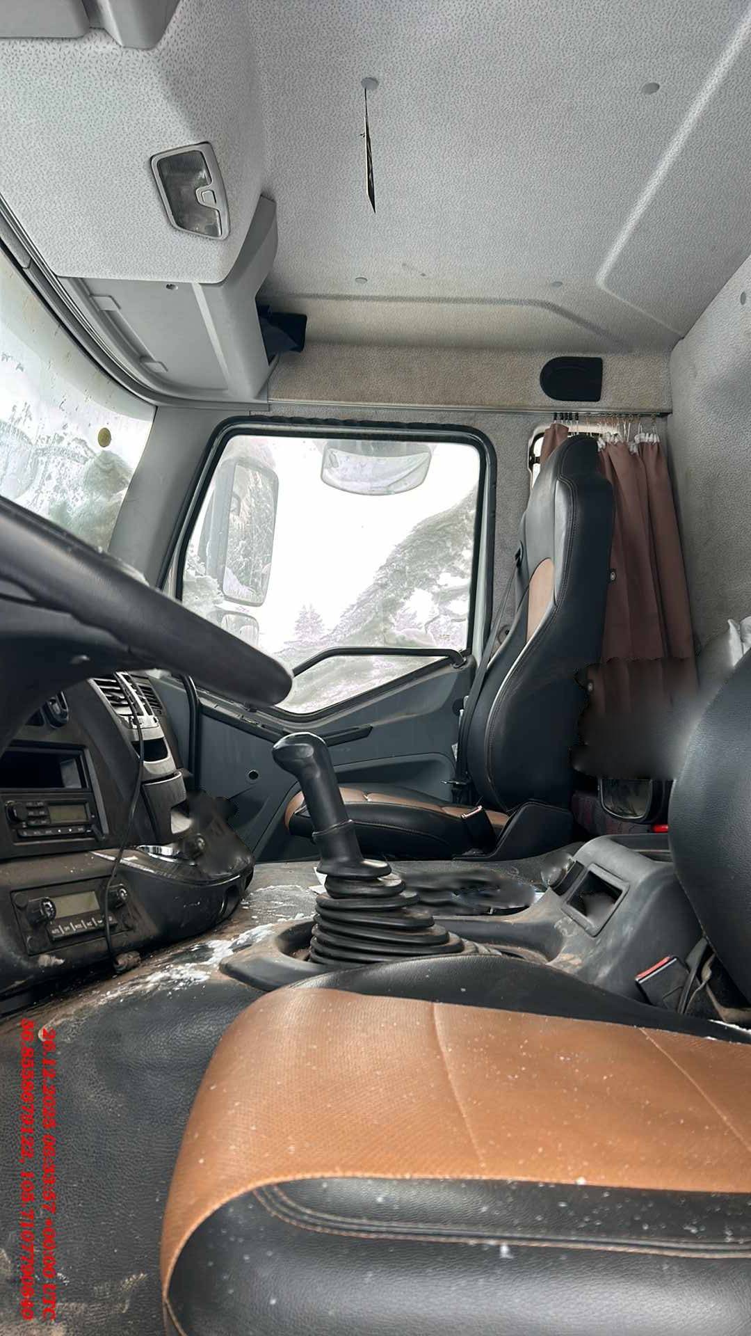 FAW CA3310P66K24T4E5 8х4,  128 385 км, 2022 года