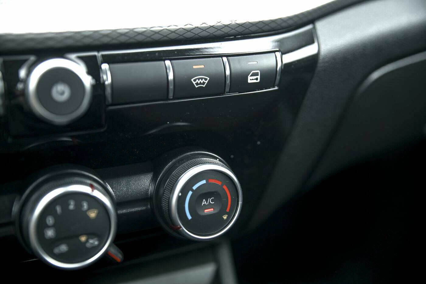 Lada Vesta седан Enjoy 24 1.8 122hp AT