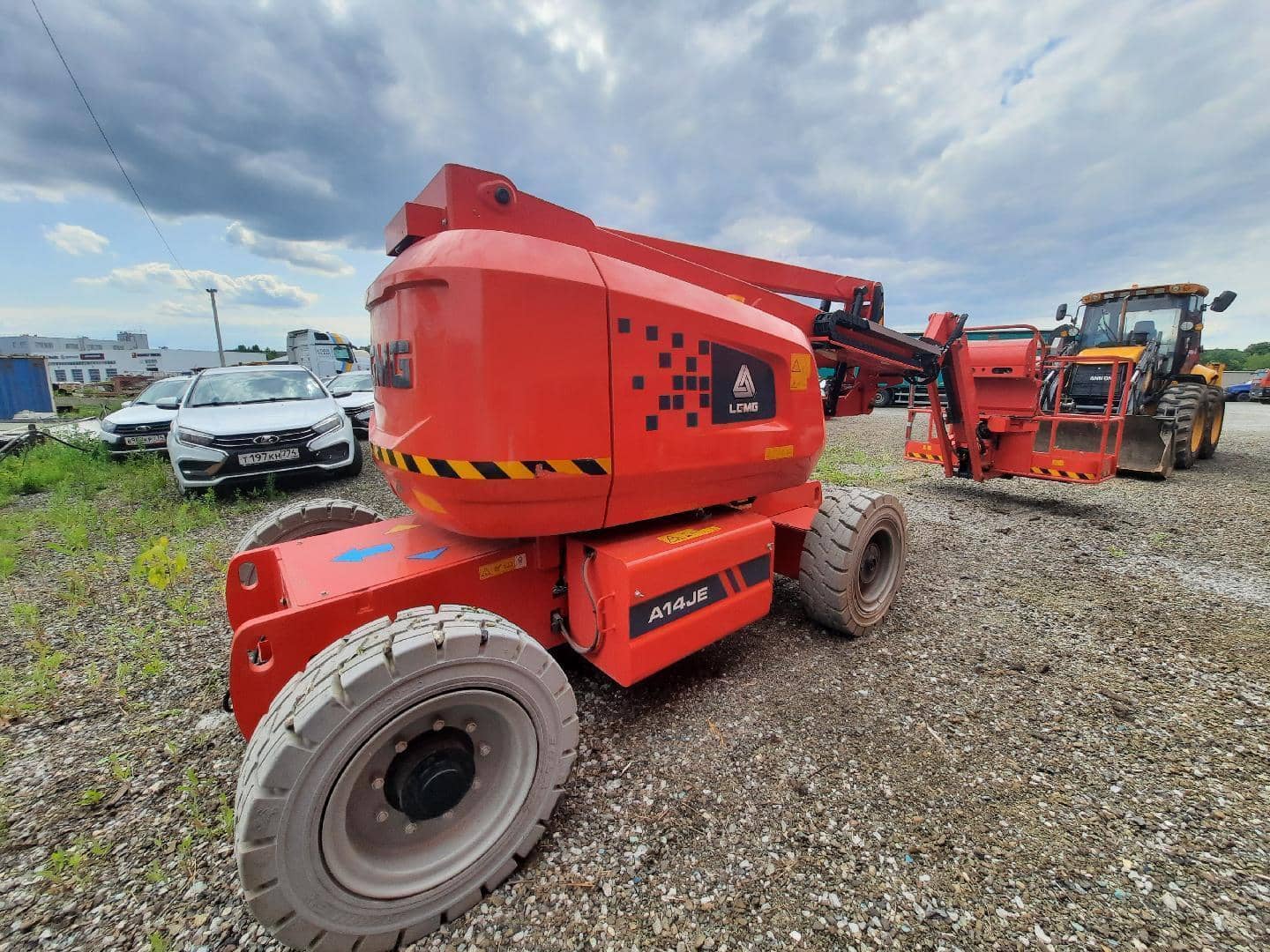 LGMG  (LinGong Machinery Group) A14JE самоходный коленчатый подъемник,  50 км, 2023 года в лизинг