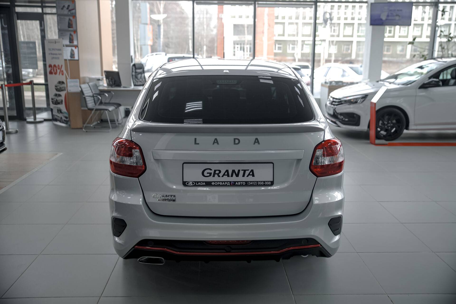 Lada Granta Sportline седан Comfort 24 1.6 106hp 5MT