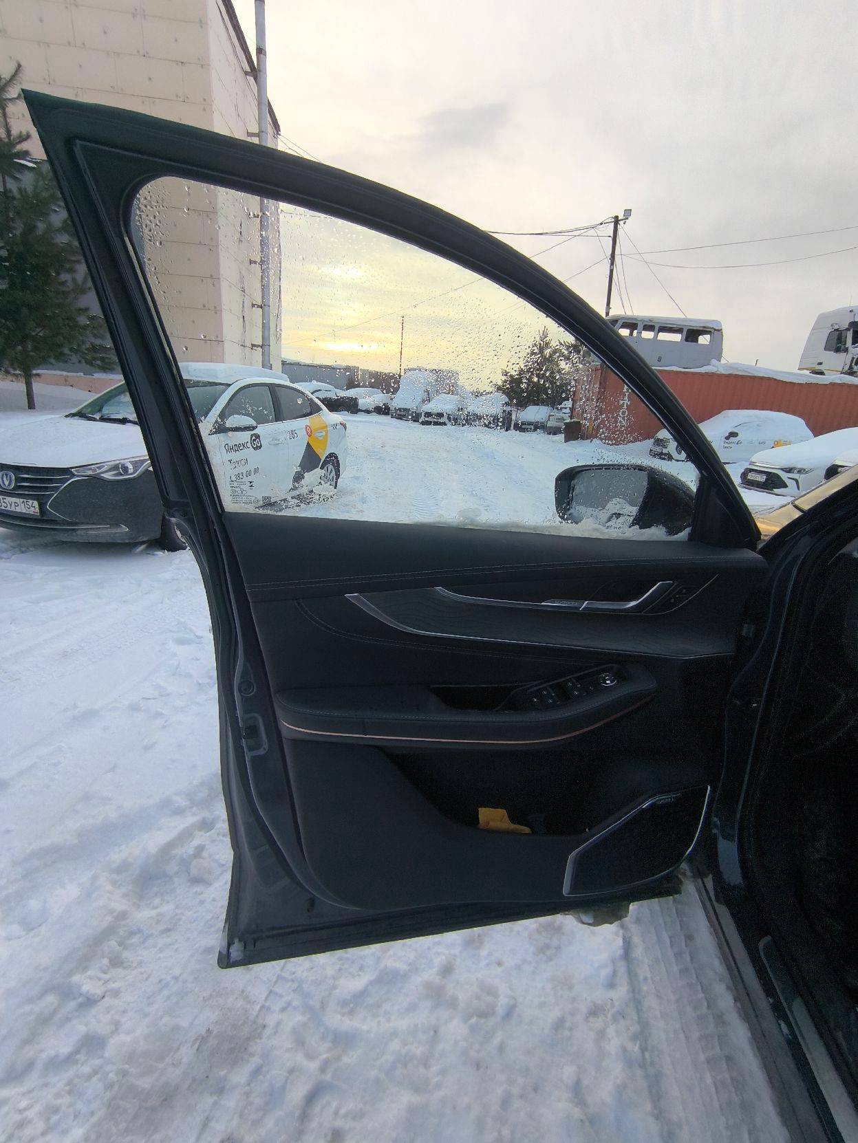 EXEED LX,  30 383 км, 2023 года в лизинг