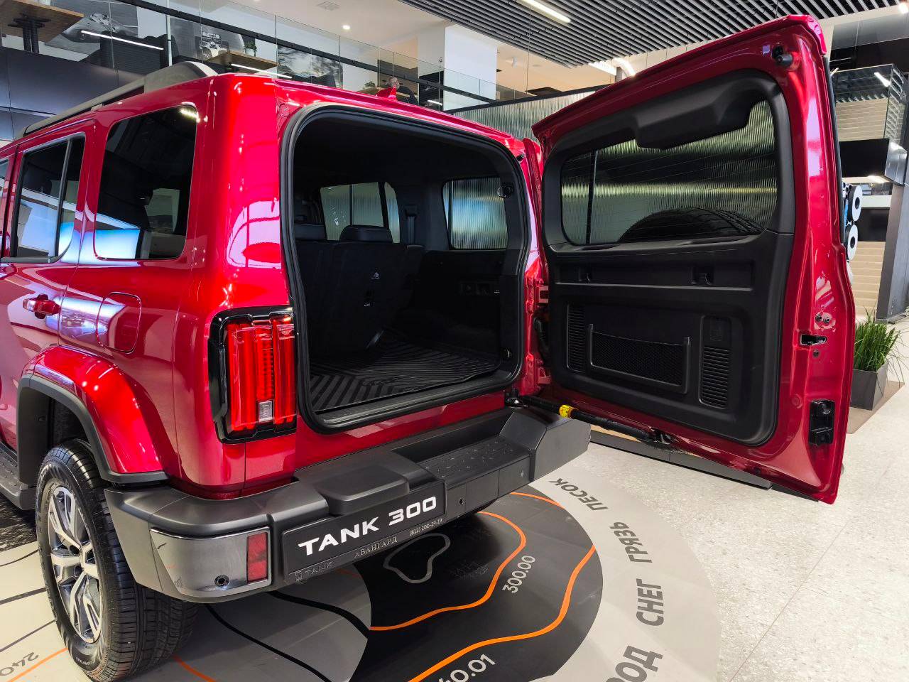 Tank 300 City Premium 2.0 8AT 4WD