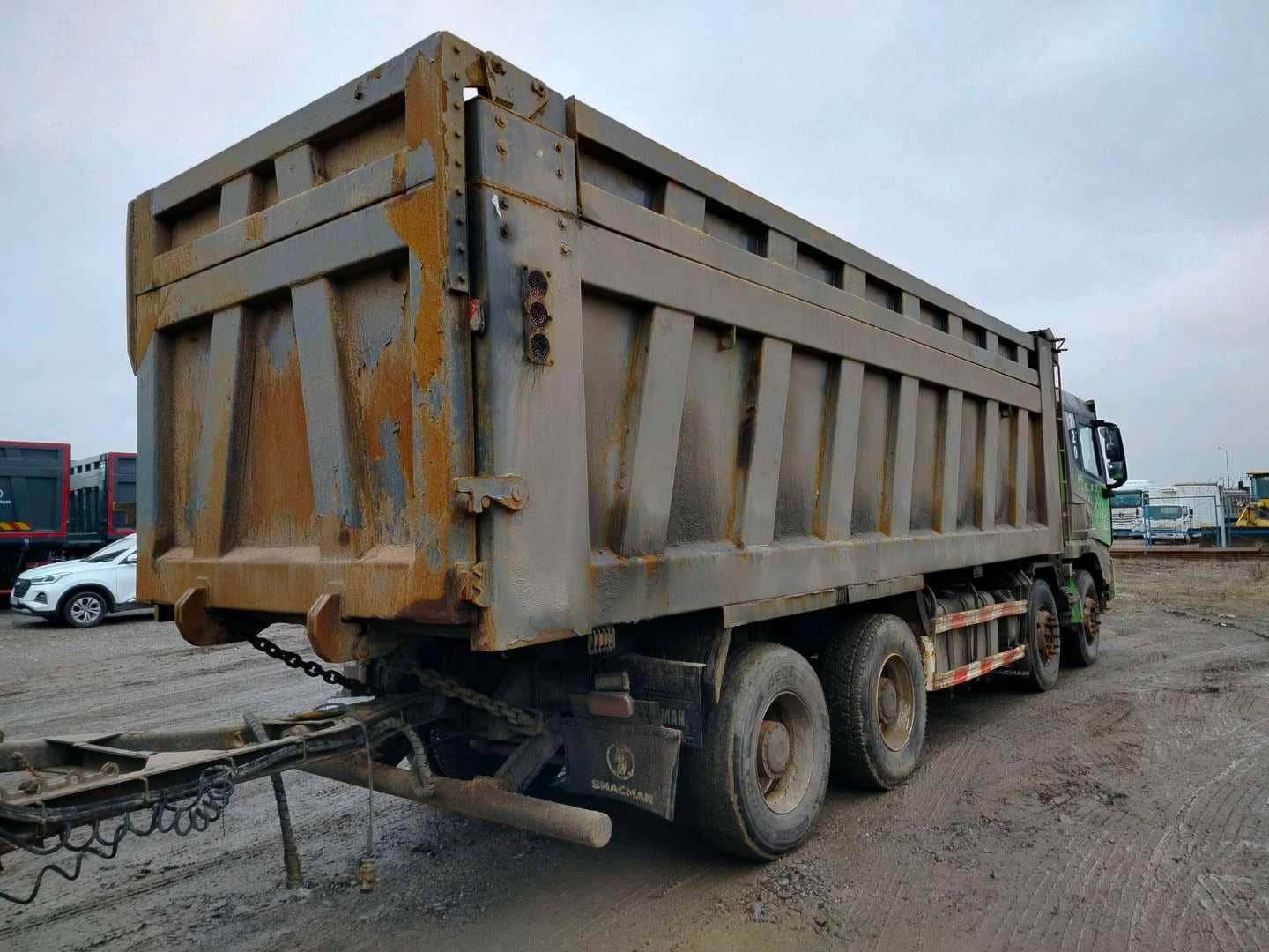 Shacman SX331863366 (скальный кузов),  341 196 км, 2023 года в лизинг