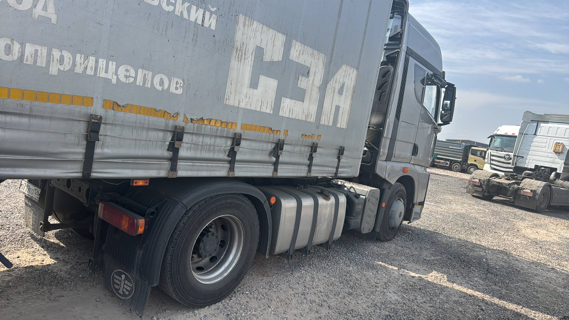 FAW CA4183P25K2NE6A80 4x2,  146 386 км, 2024 года в лизинг