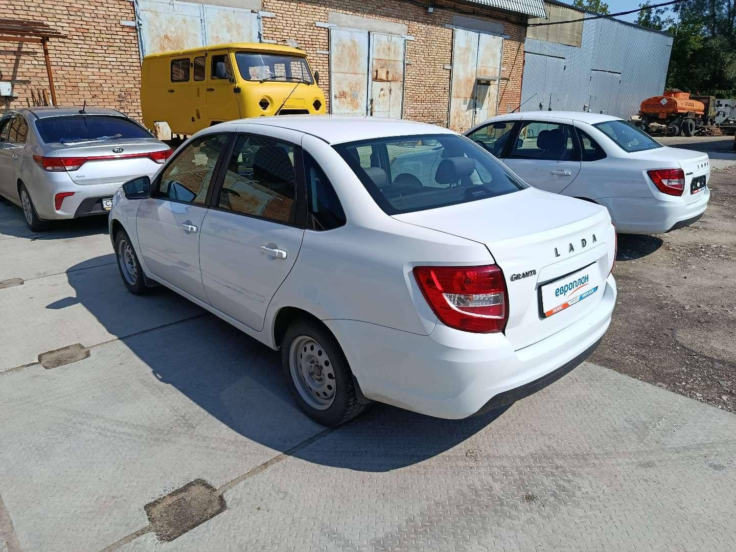 Lada Granta седан,  126 964 км, 2024 года в лизинг