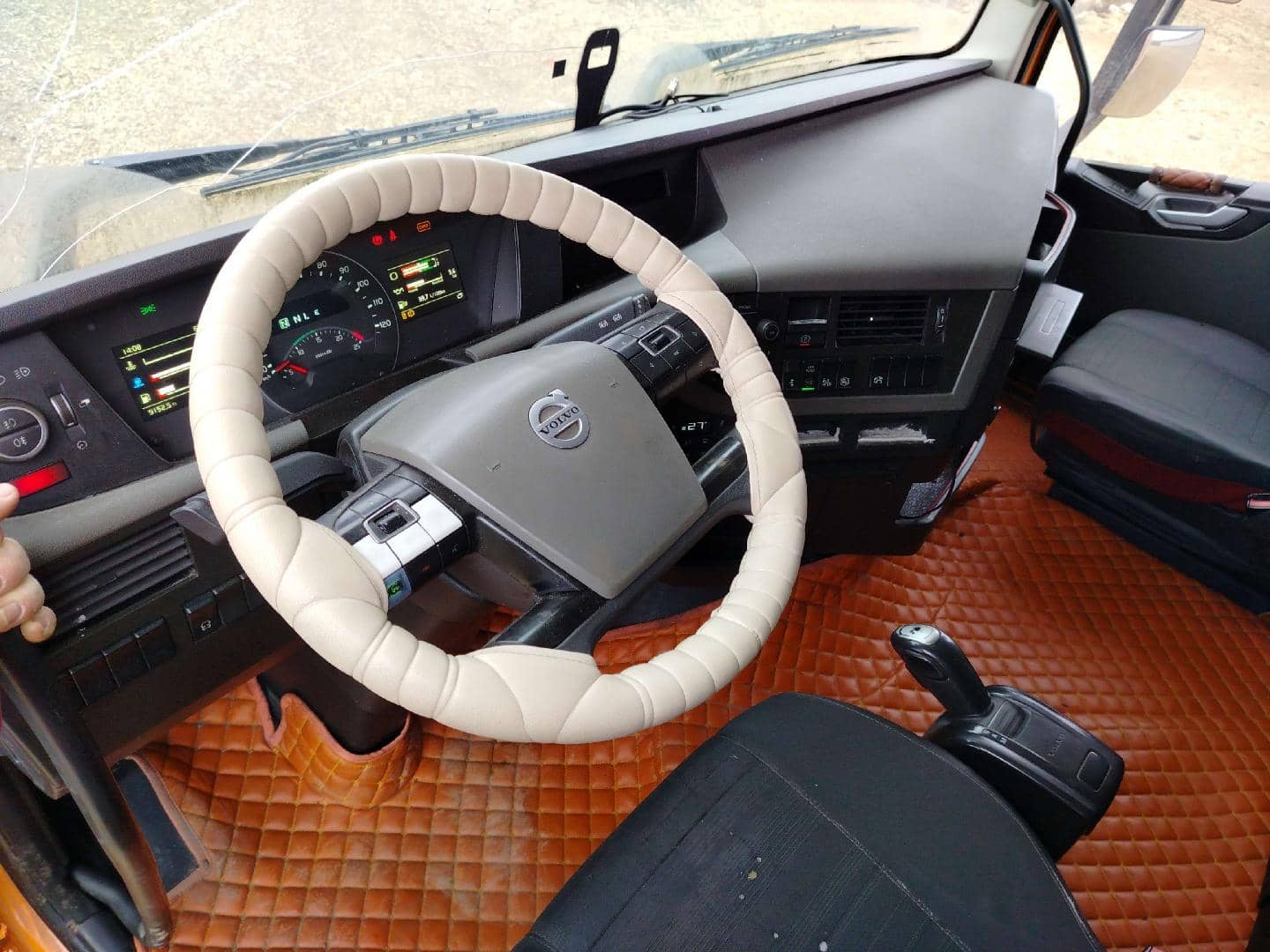 Volvo FH 460 4x2 (FH),  1 360 320 км, 2017 года в лизинг