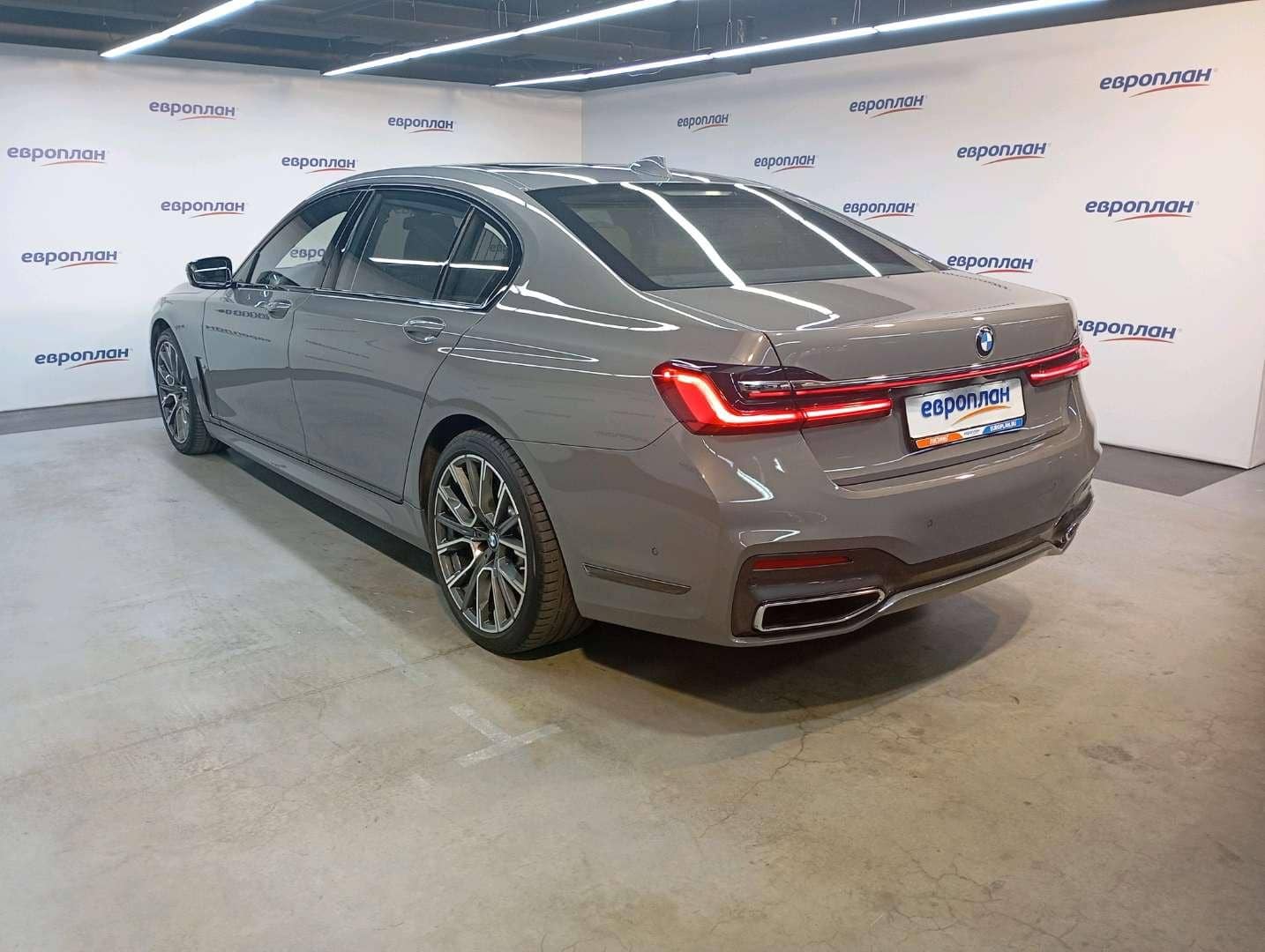 BMW 7 серия Long,  68 074 км, 2022 года в лизинг