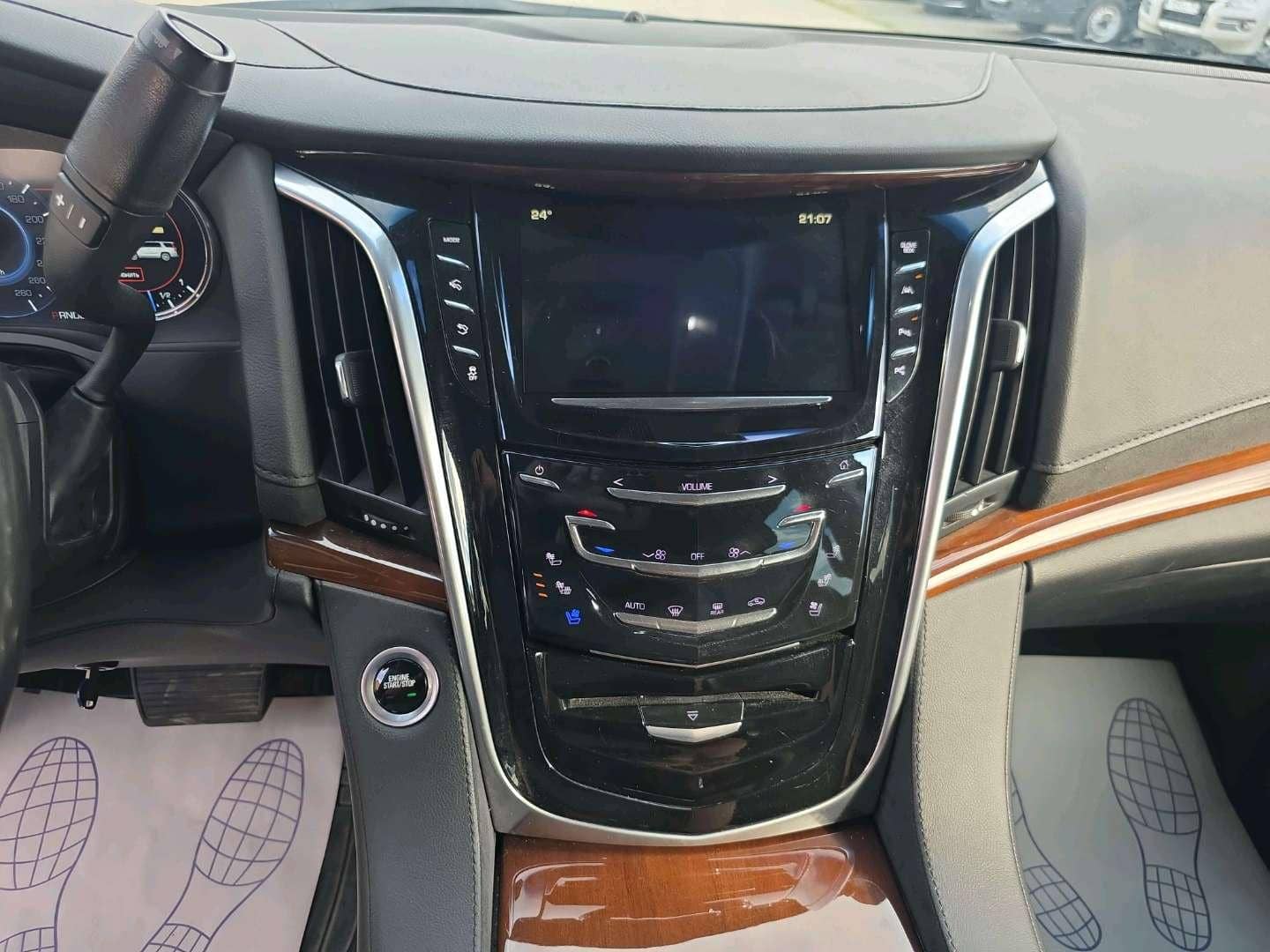 Cadillac Escalade,  85 993 км, 2019 года в лизинг