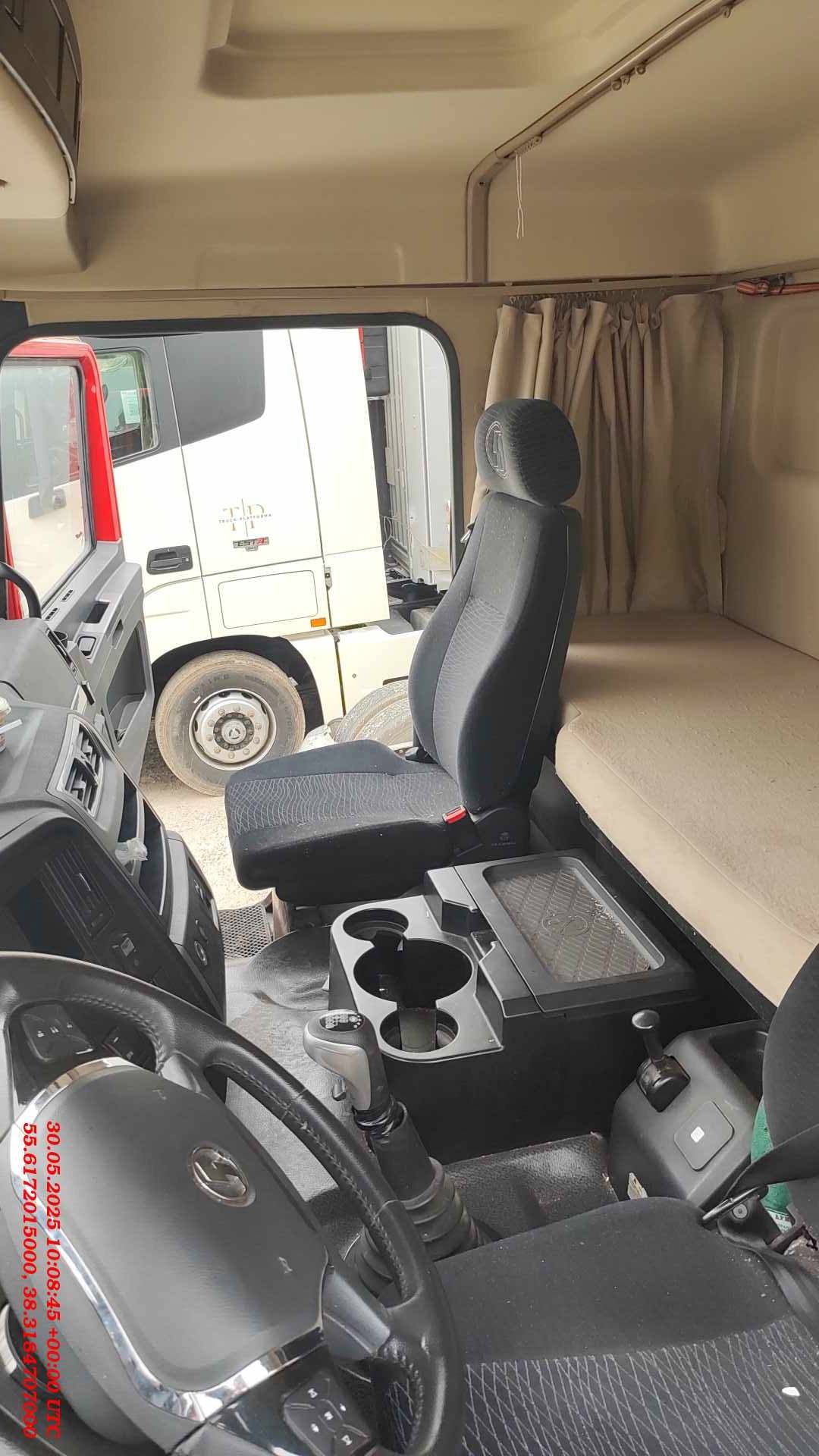 Shacman SX33186W366C,  74 807 км, 2022 года