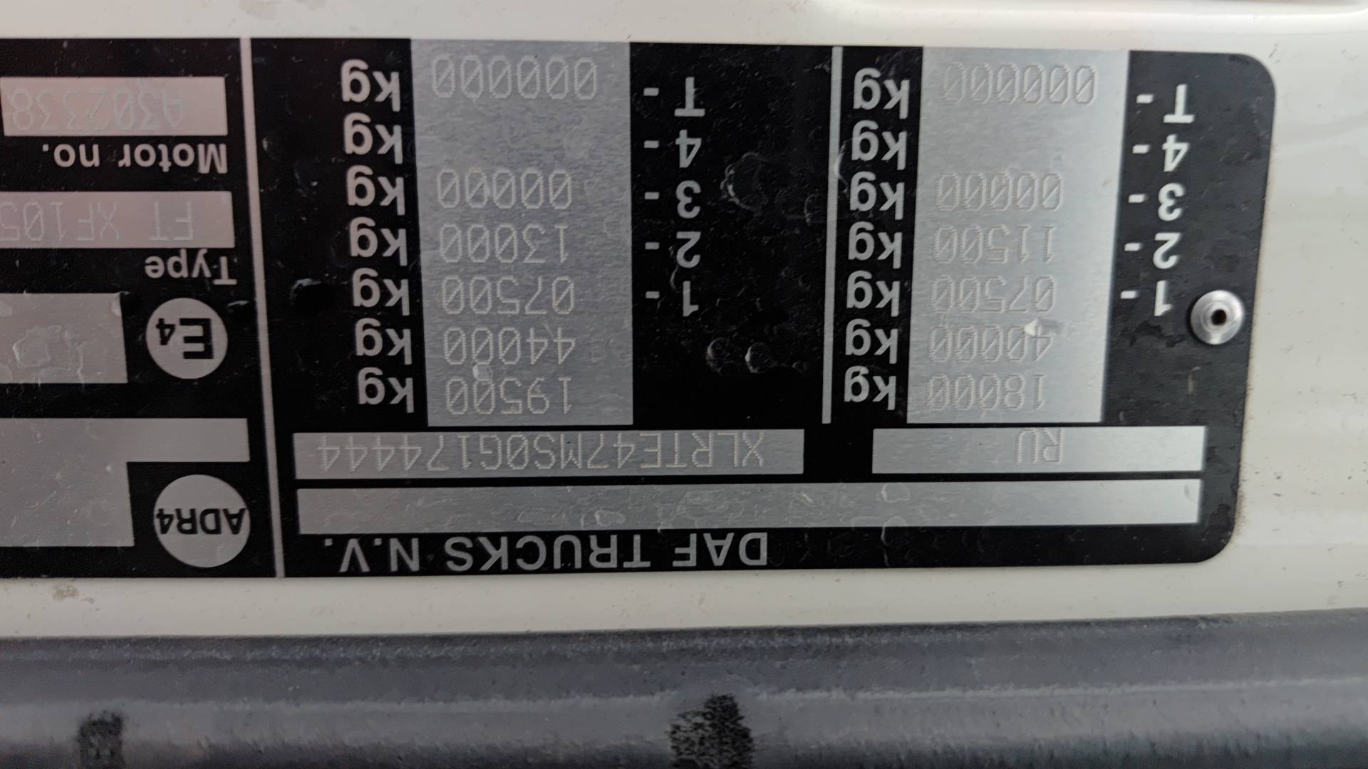 DAF XF105.460 FT 4x2 (Space Cab),  1 245 978 км, 2017 года в лизинг