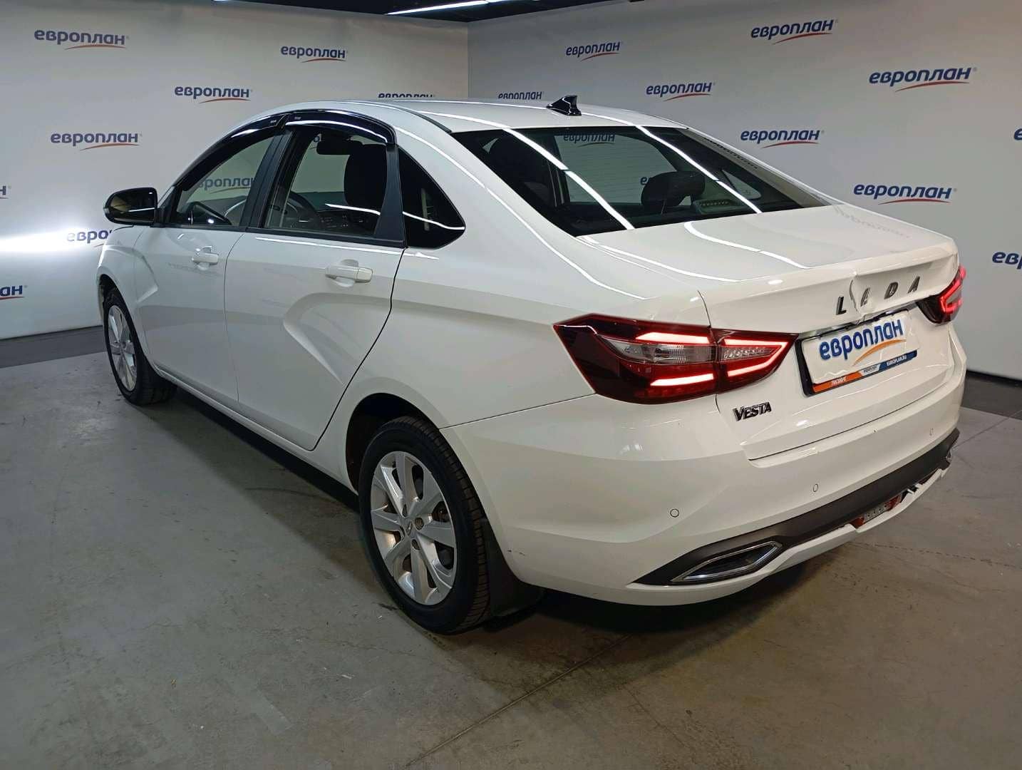 Lada Vesta седан,  42 793 км, 2024 года в лизинг