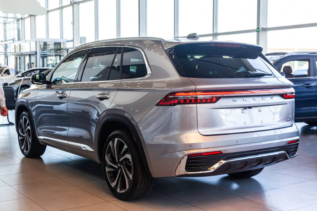 Geely Monjaro Flagship SE 2.0T (238 hp) 8AT 4WD