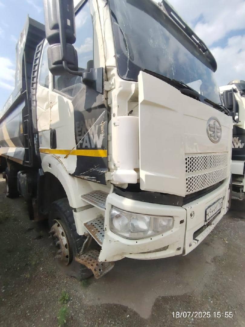 FAW CA3250P66K24T1E5 6х4,  146 429 км, 2022 года в лизинг