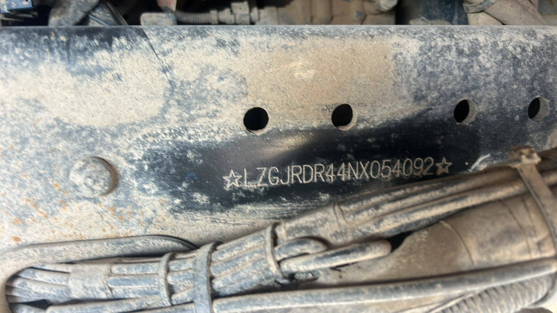 Shacman SX3258DR384,  166 503 км, 2022 года в лизинг