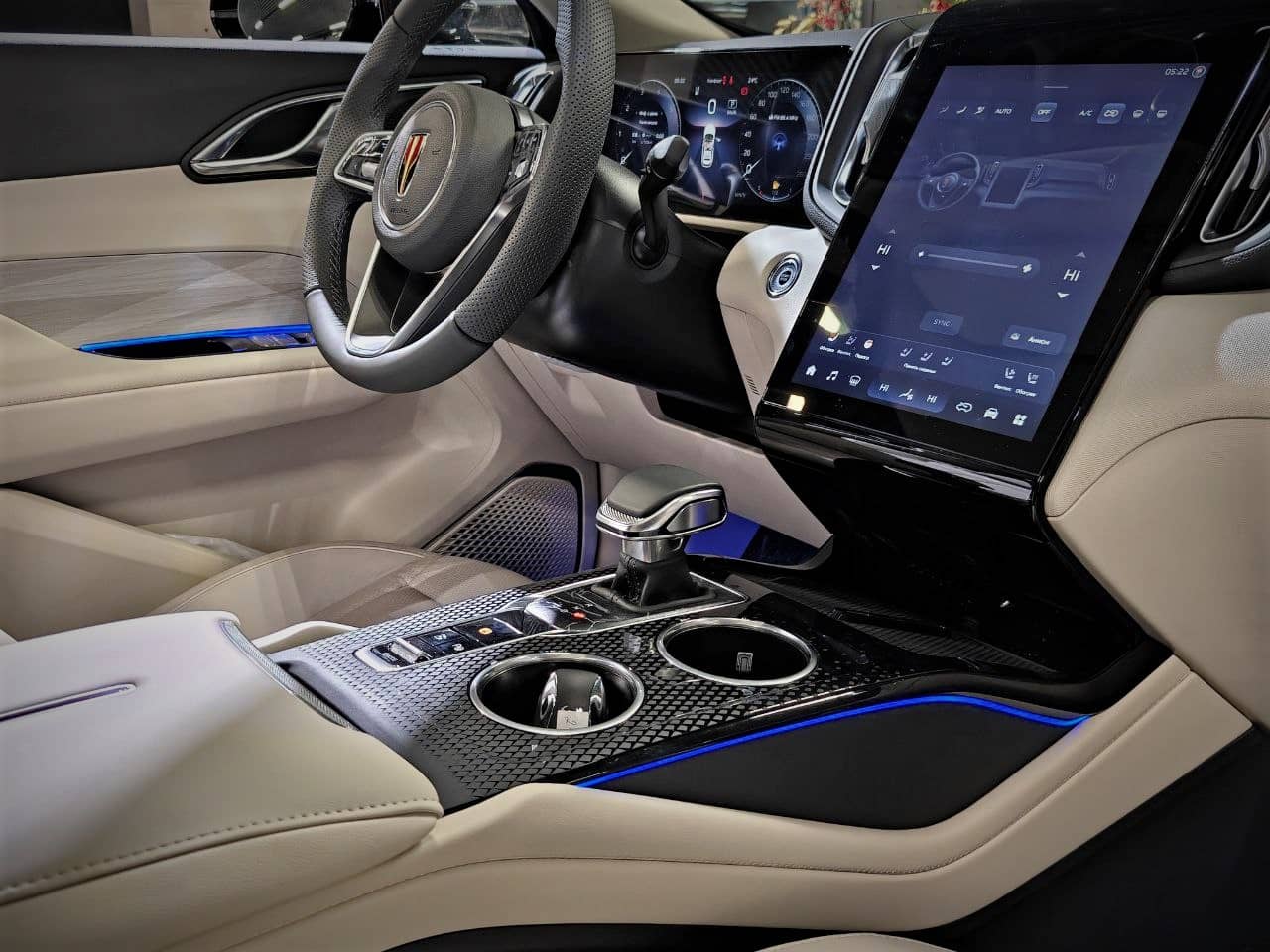 Hongqi HS3 Делюкс 2.0Т полный привод (Deluxe)