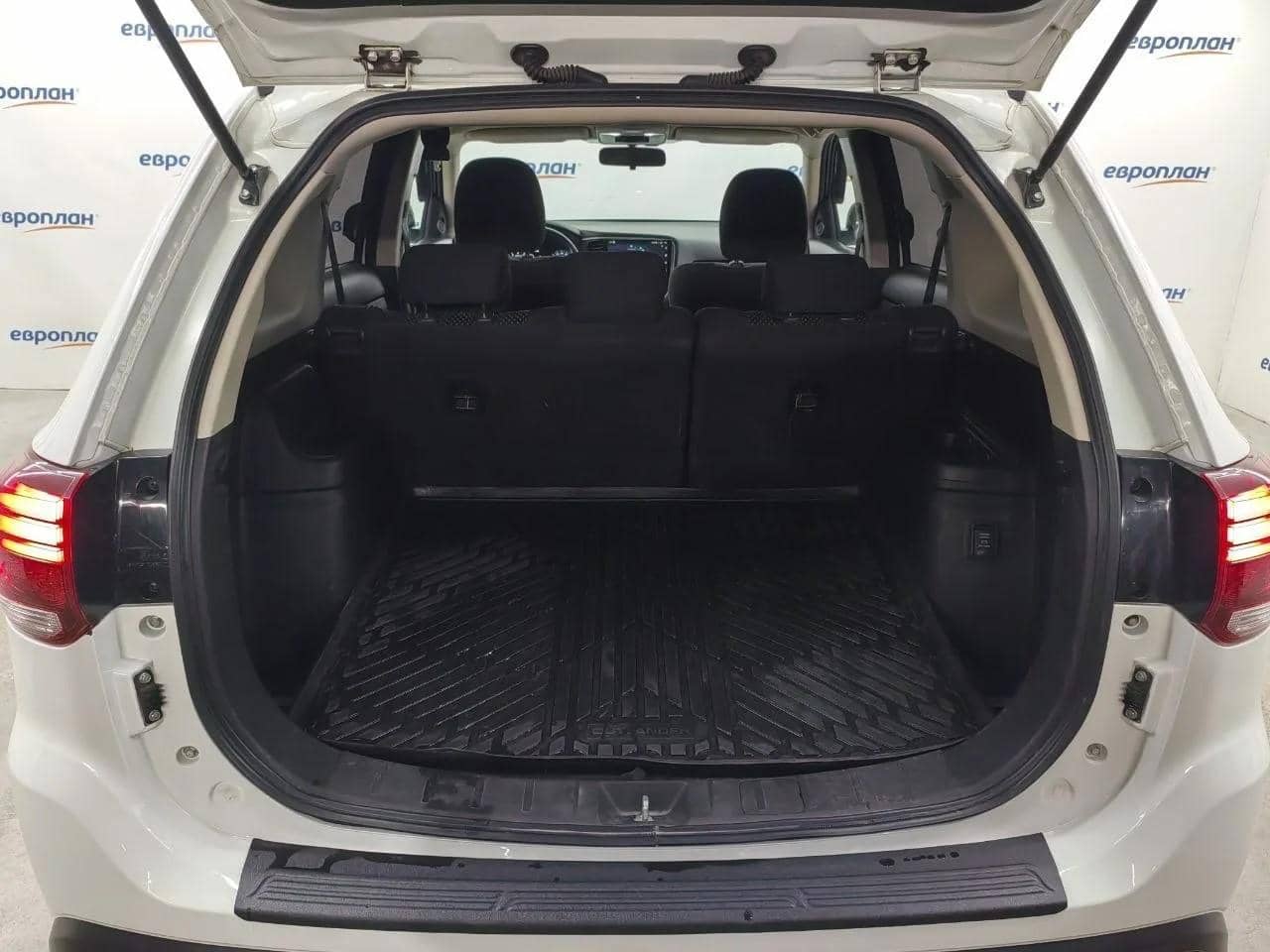 Mitsubishi Outlander,  168 231 км, 2021 года в лизинг