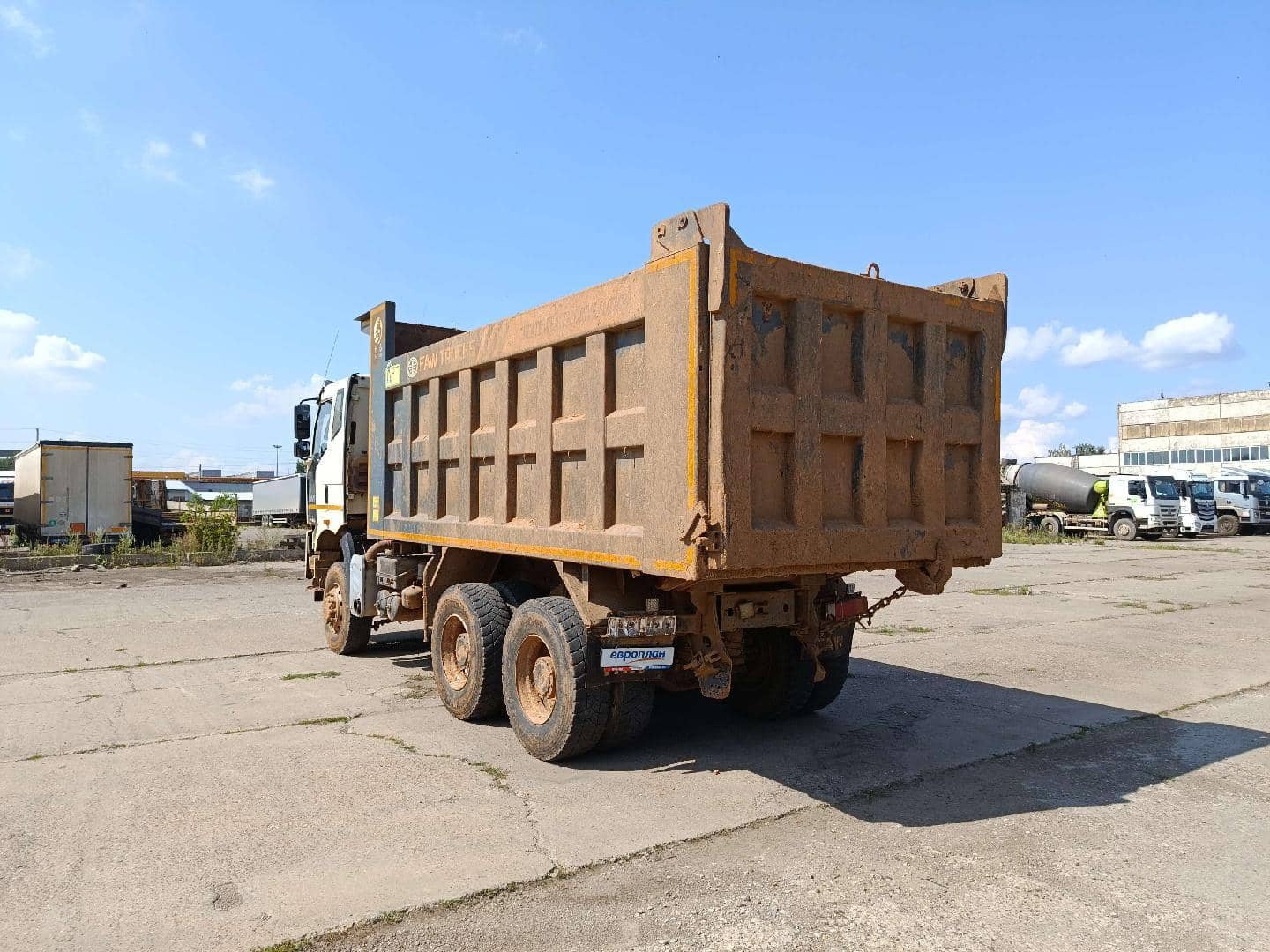 FAW CA3250P66K24L1TE5 6x6,  144 071 км, 2022 года в лизинг