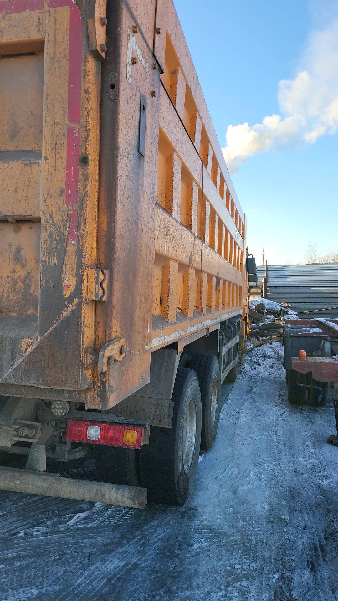 Shacman SX3318DT366 8x4,  251 572 км, 2021 года в лизинг