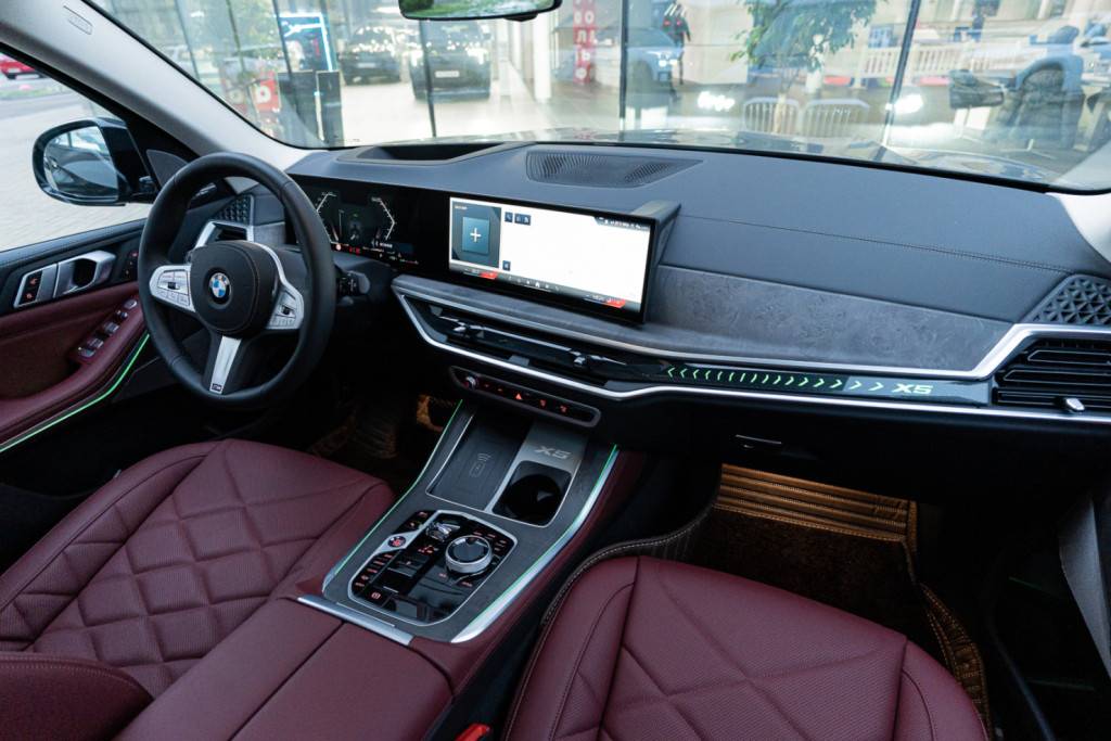 BMW X5 xDrive30Li AT Premium M Sport