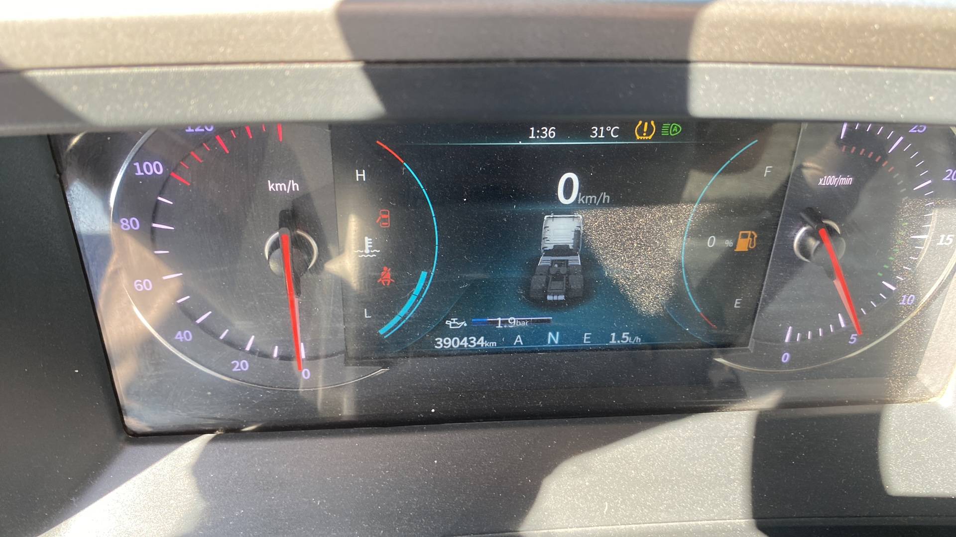 DongFeng GX DFH4180 4x2,  390 434 км, 2022 года в лизинг