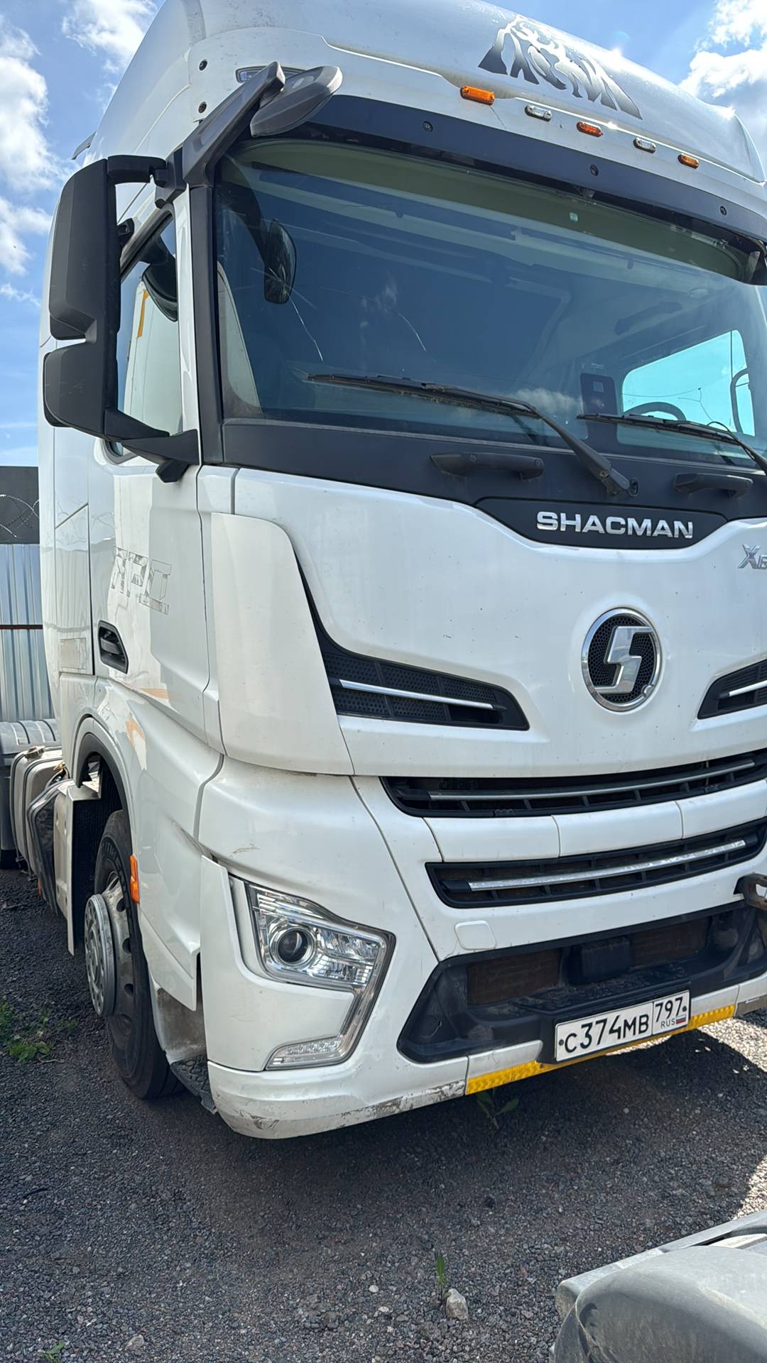 Shacman SX4188YY381