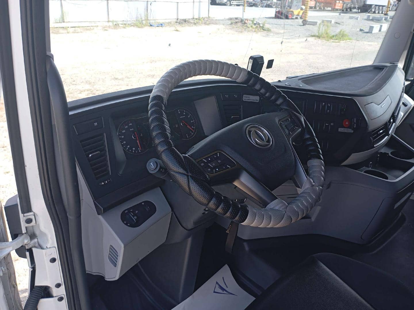 DongFeng DFH4186 (KX),  734 912 км, 2023 года в лизинг