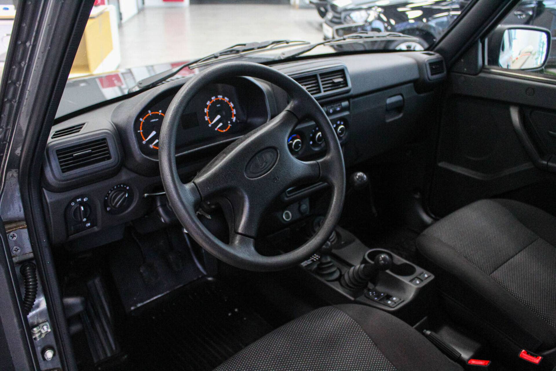 Lada Niva Legend 3 дв Luxe 24 1.7 5MT  