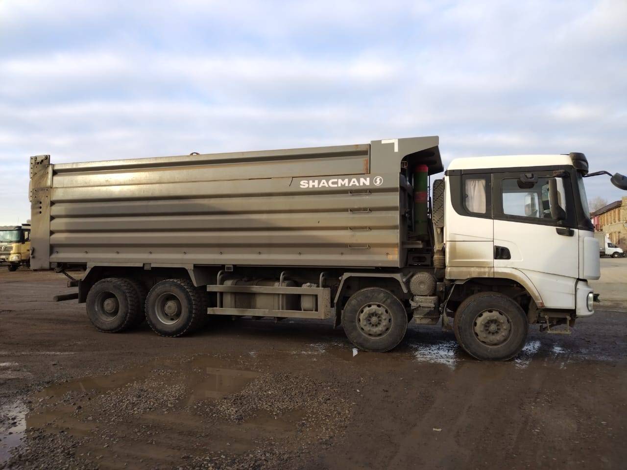 Shacman SX33186T366