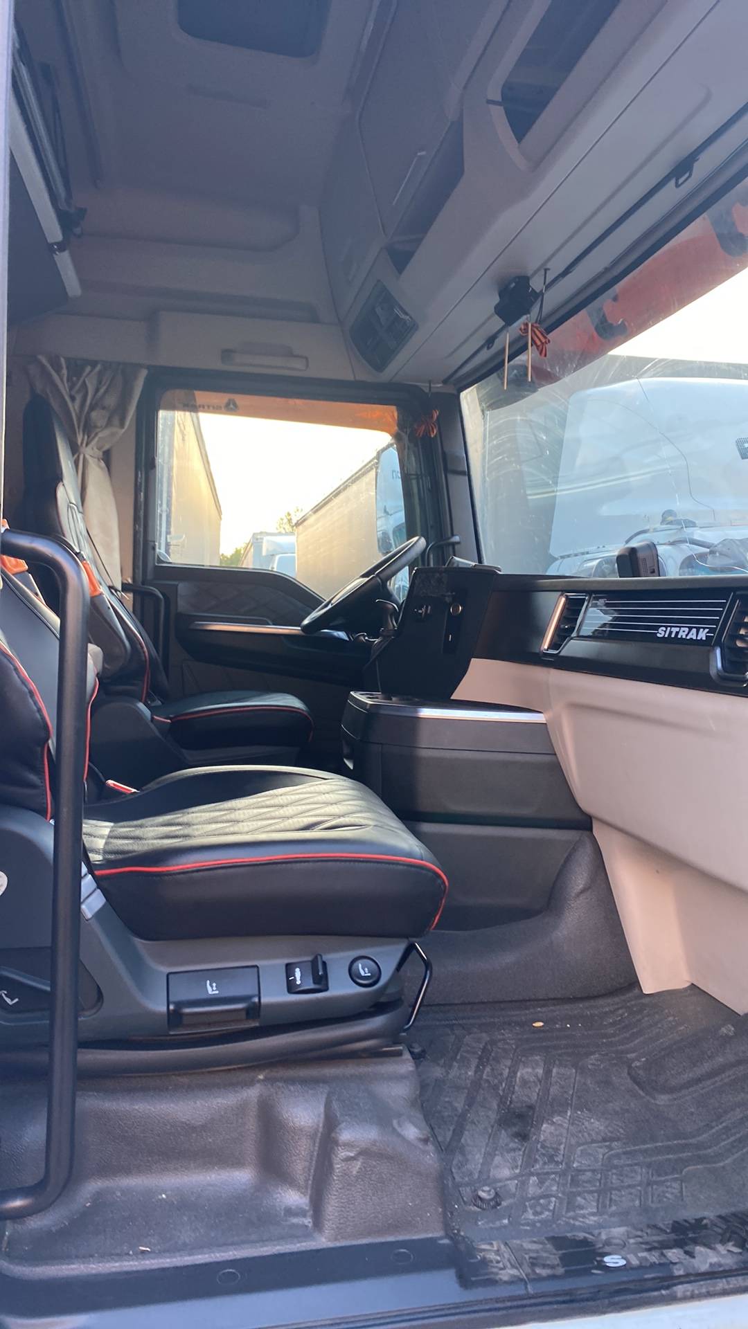 Sitrak ZZ4186V391HE,  292 208 км, 2023 года в лизинг