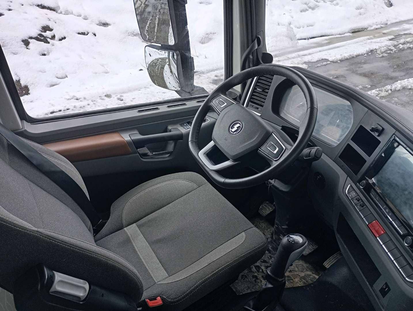 Shacman SX32586V385,  39 315 км, 2023 года в лизинг