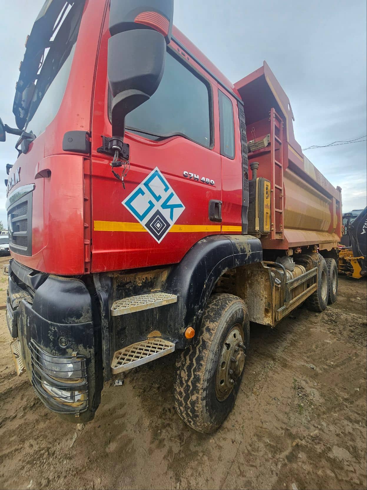 Sitrak ZZ3406V455ME,  72 420 км, 2024 года в лизинг