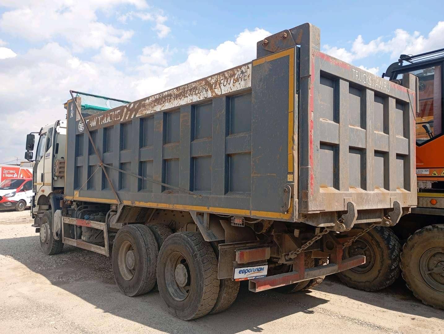 FAW CA3250P66K24T1E5 6х4,  201 489 км, 2022 года в лизинг