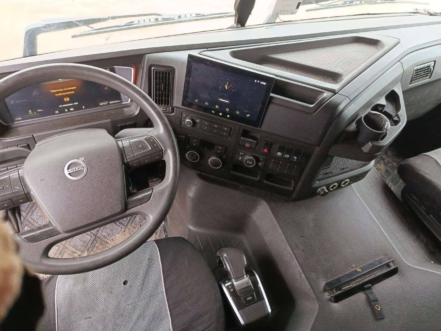 Volvo FM 420 8x4 (FMX),  462 426 км, 2022 года в лизинг