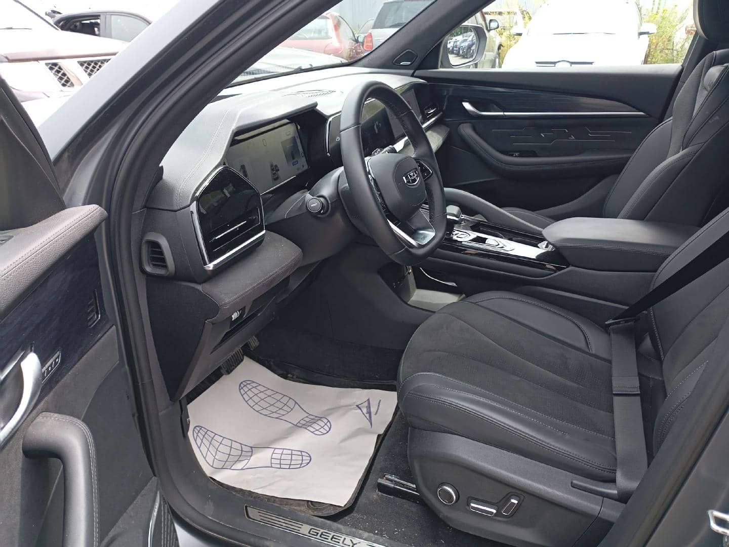 Geely Monjaro,  16 703 км, 2024 года в лизинг