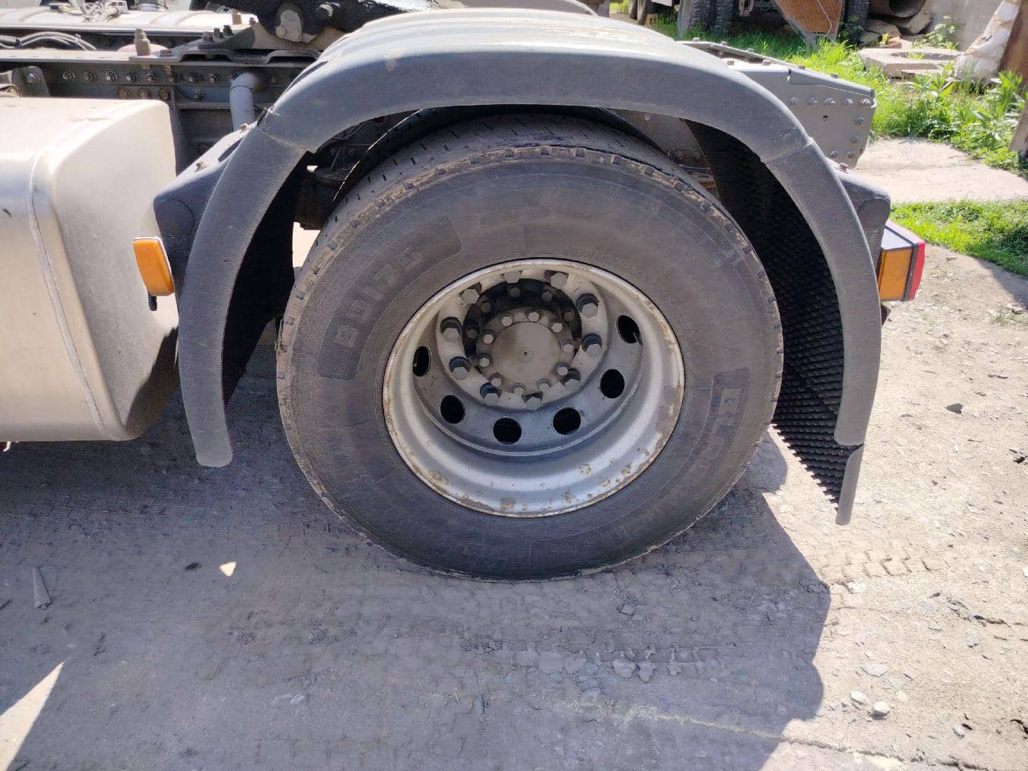 Sitrak C7H 4x2 ZZ4186V361HE,  521 782 км, 2023 года в лизинг