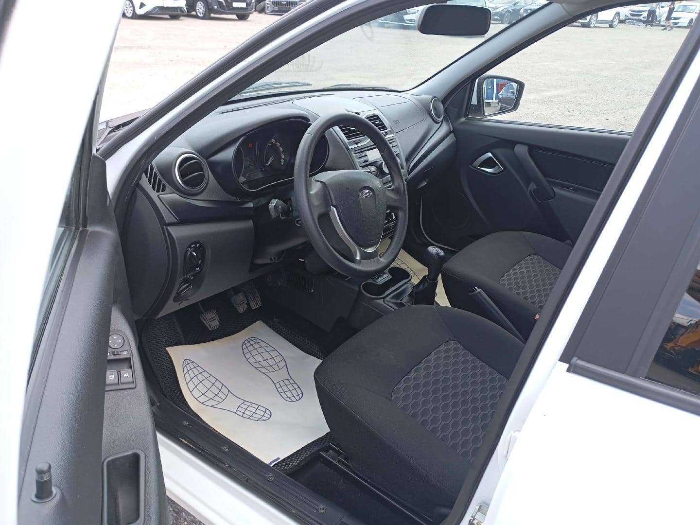Lada Granta седан,  49 967 км, 2024 года в лизинг