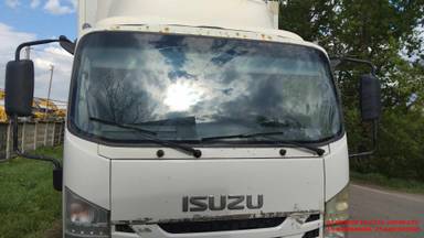 ISUZU NPR75LK