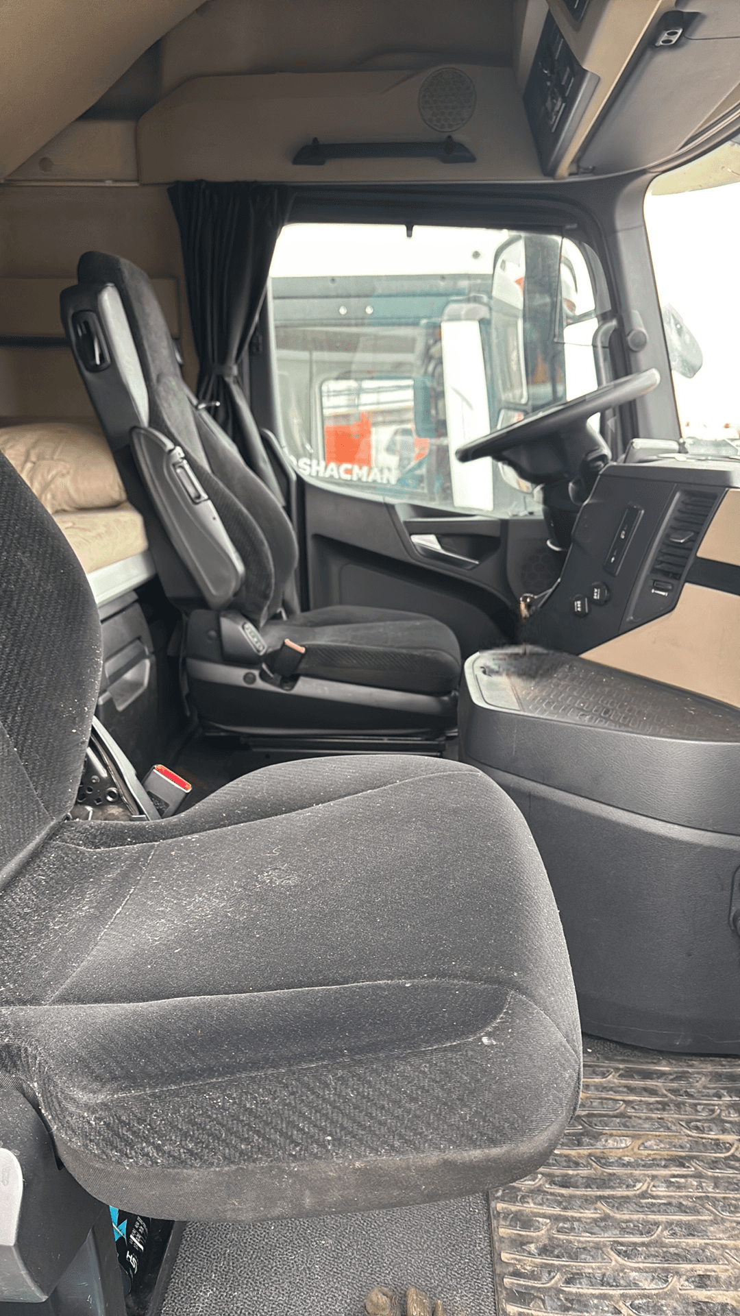 Mercedes-Benz Actros 5 1845 LS 4x2 (BigSpace),  643 570 км, 2022 года в лизинг