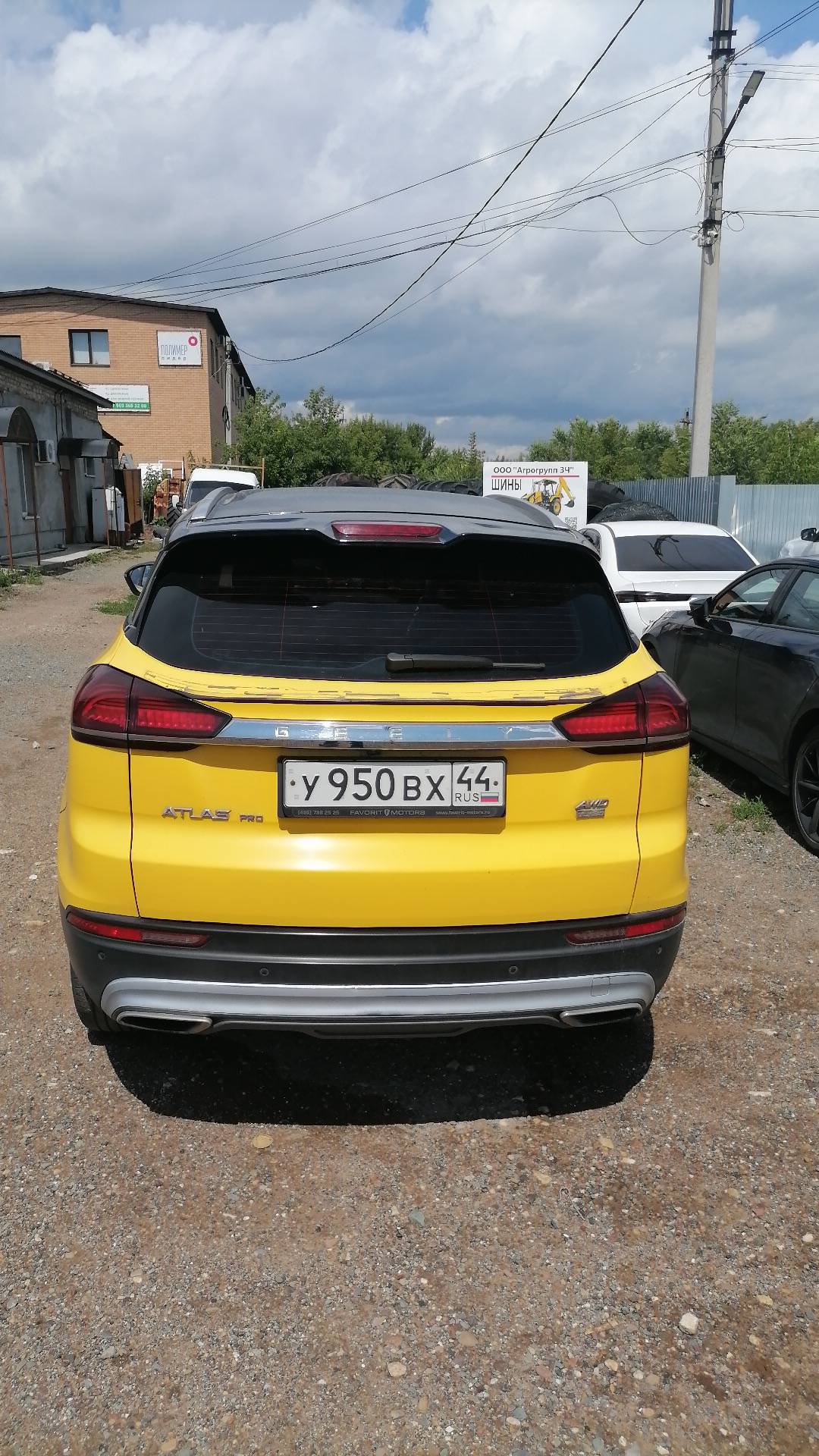 Geely Atlas Pro,  200 000 км, 2022 года в лизинг