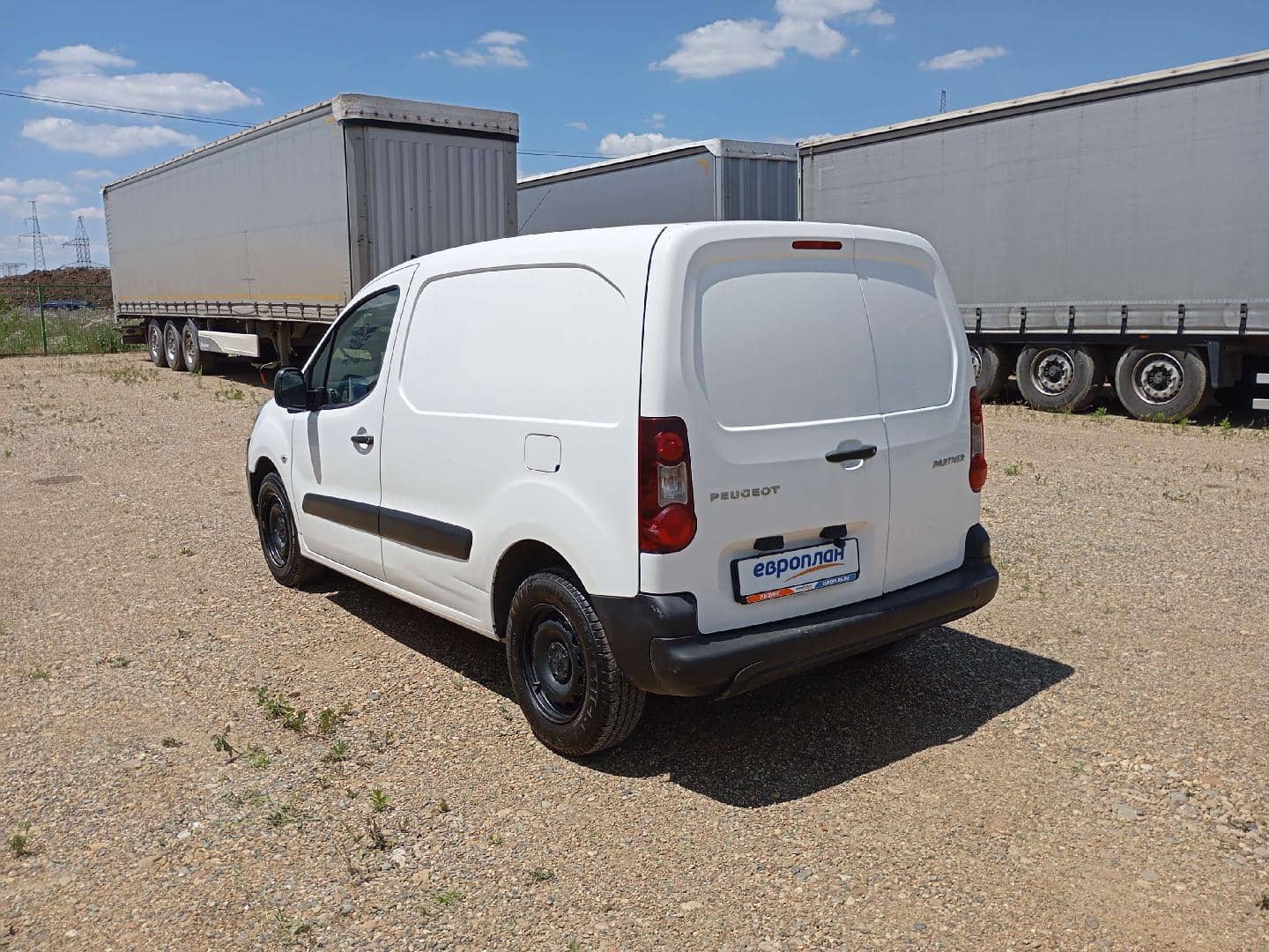 Peugeot Partner,  259 380 км, 2017 года в лизинг