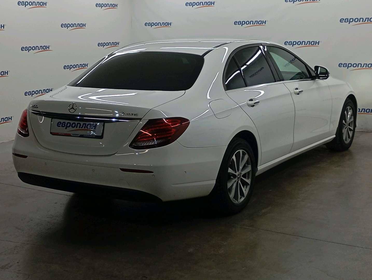 Mercedes-Benz E седан,  177 231 км, 2019 года в лизинг