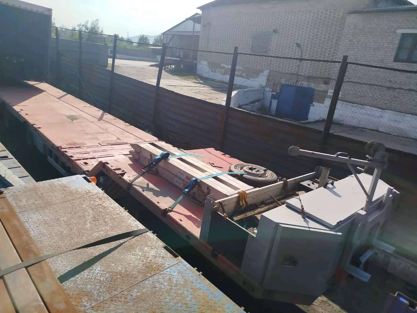 Компания СпецПрицеп Тяжеловоз низкорамный 9942L4